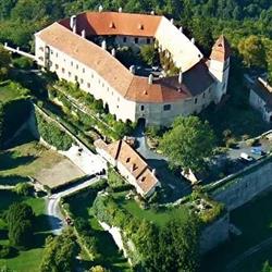 Hotel Burg Bernstein, Öffnungszeiten