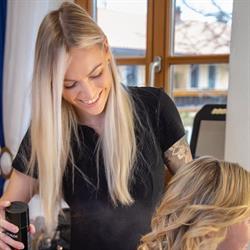 Janine Brenner hairstylist und makeupartist, Niederalm Öffnungszeiten