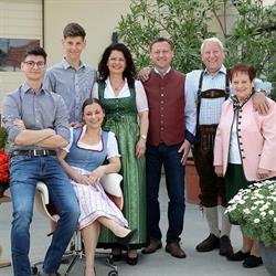 Ab Hof Verkauf der Familie Höfinger, Ollern Öffnungszeiten