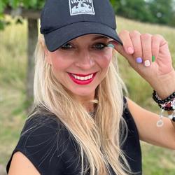 Joanna Olech, Höflein Öffnungszeiten