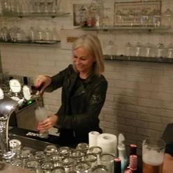 Mödlinger Stehachterl, Öffnungszeiten